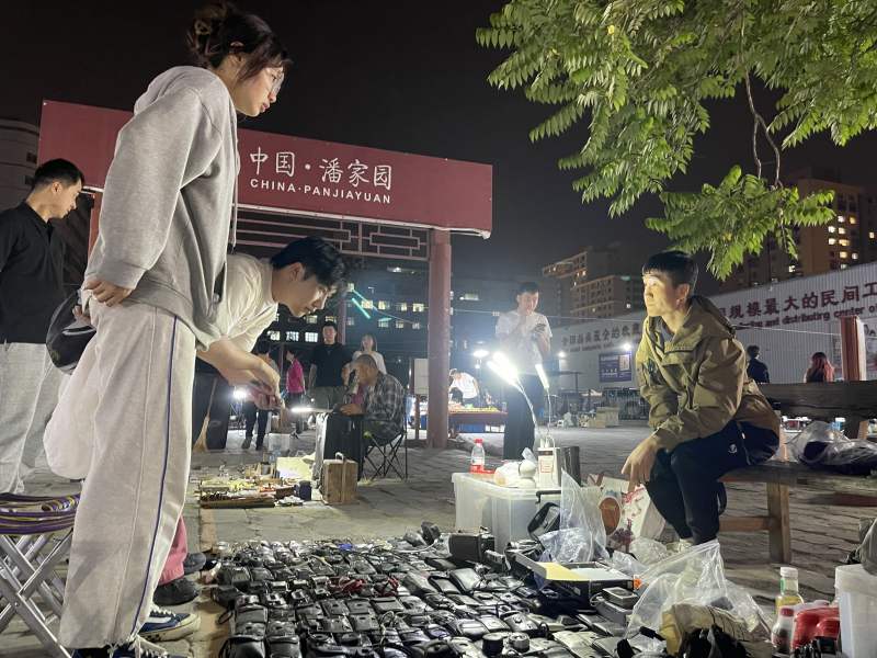 潘家园2.jpg 潘家园2.jpg