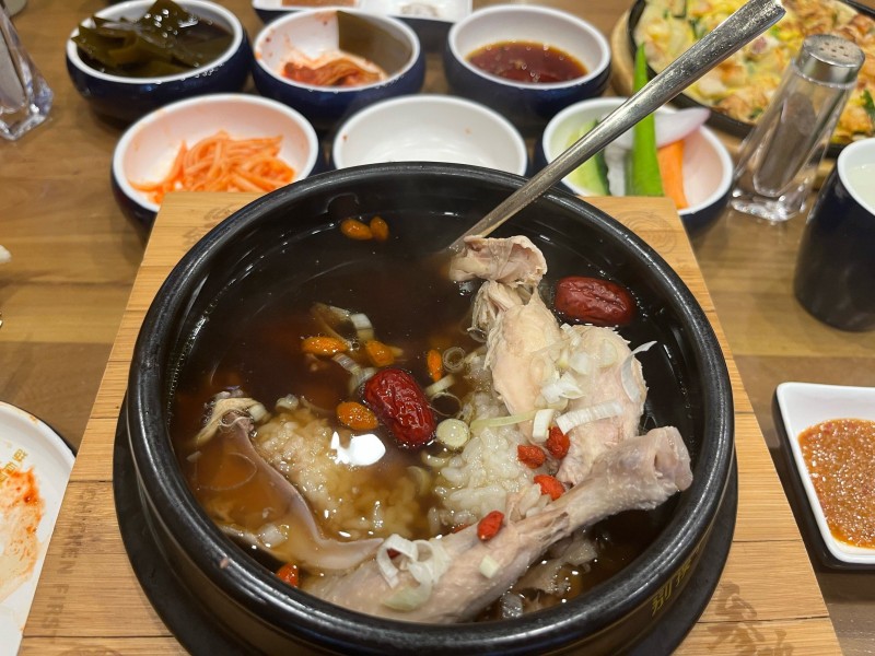 韩国-鲜有基参鸡汤（五道口购物中心店）-鲜有基参鸡汤.jpg